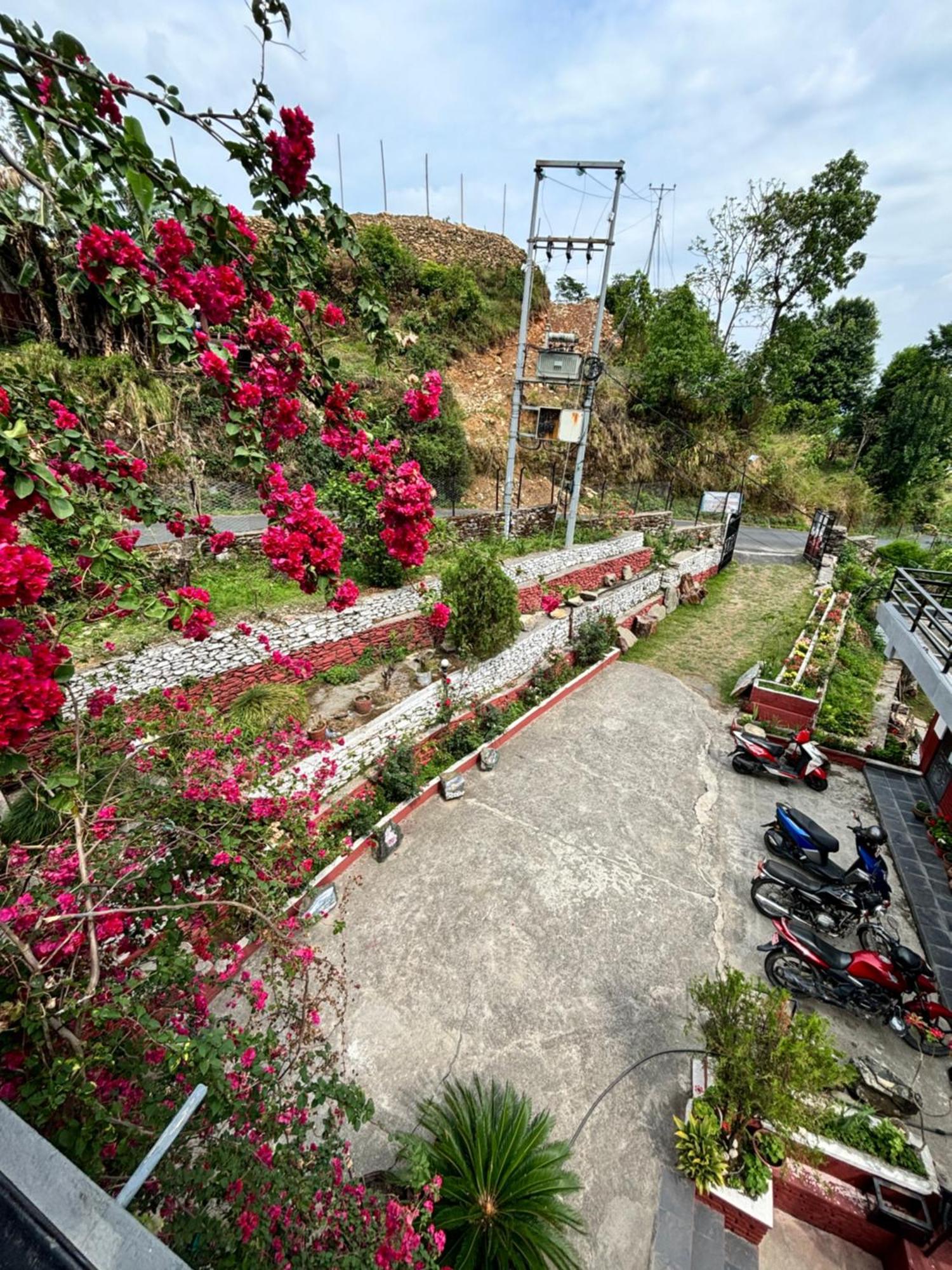 Hotel Siddhartha Garden Ayurveda à Pokhara Extérieur photo